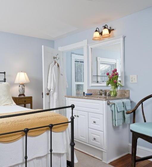 חדר סטנדרט עם מיטת קינג, Inn At Osprey Point