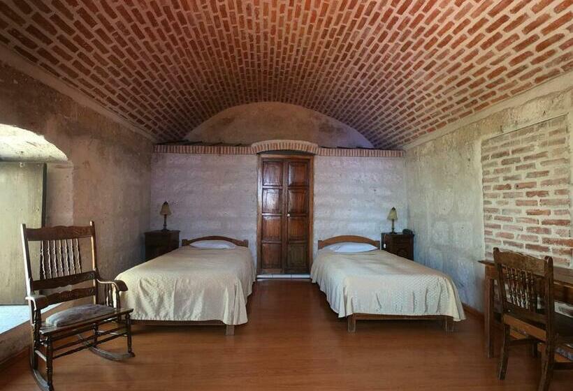 スタンダードルーム, La Casa De Melgar