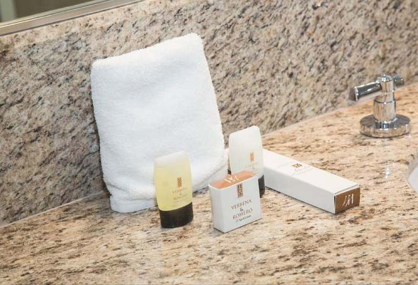 اتاق لوکس, Marcelius