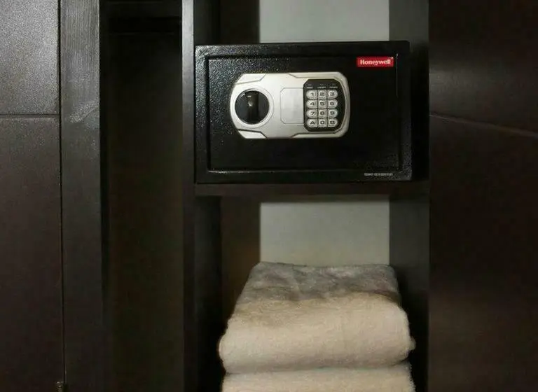 سوییت با چشمانداز دریا, Mariamar Suites