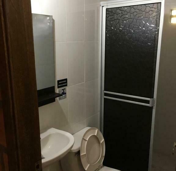 חדר משפחתי, Pizzeria Opera Tolú