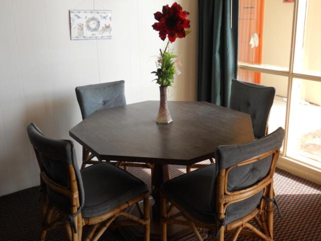 غرفة قياسية إطلالة جانبية علي البحر, Sea Shell Inn On The Beach