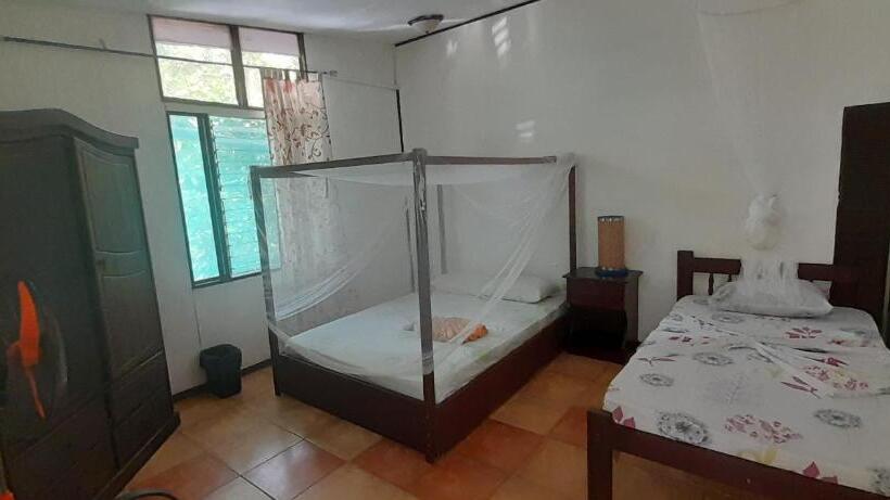 标准三人间, Cabinas Del Mar