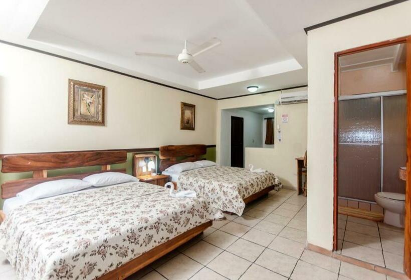 标准三人间, Cadillac Rock Beach