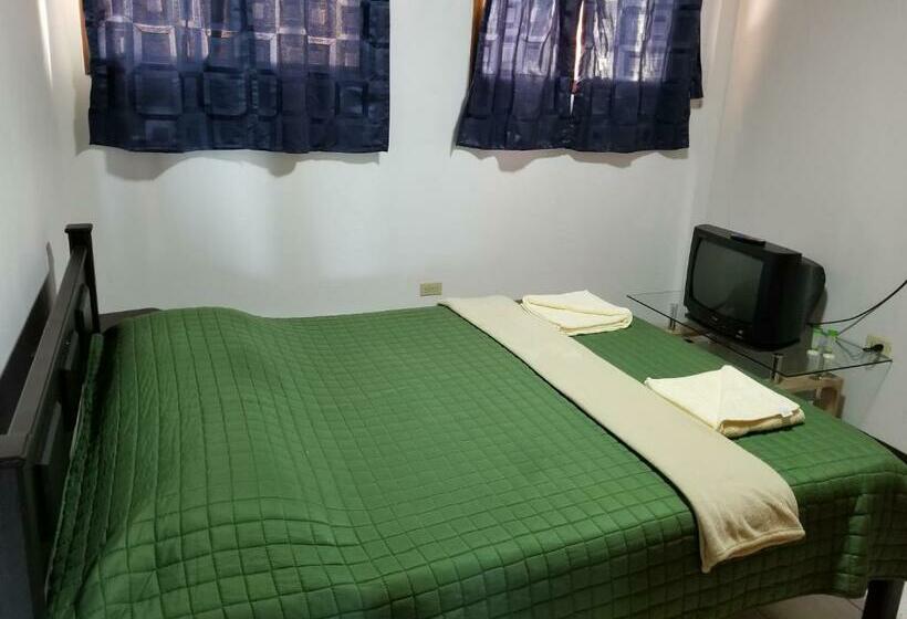 غرفة إقتصادية, Monte Campana Escazu