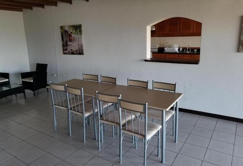 جناح ديلوكس, Monte Campana Escazu