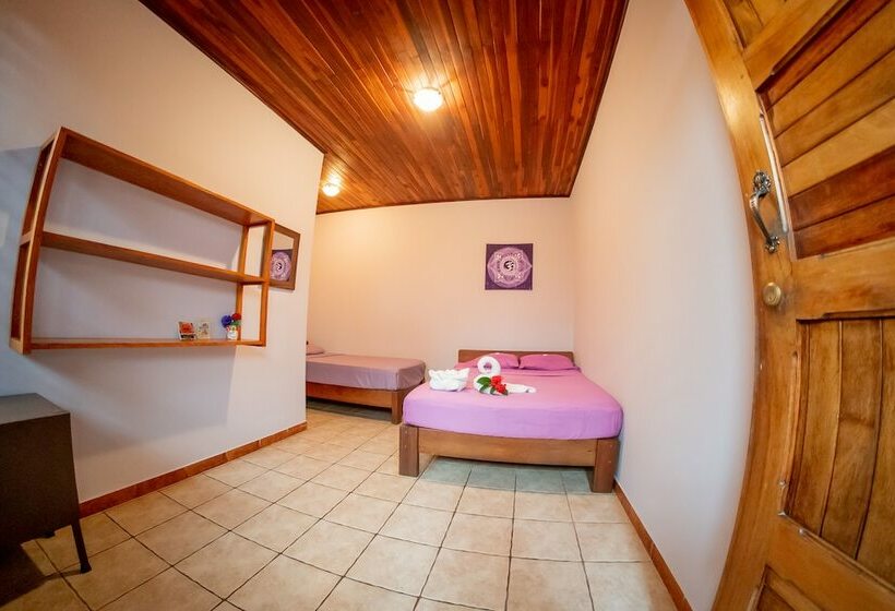 اتاق استاندارد سه تخته با سرویس بهداشتی مشترک, Casa Zen