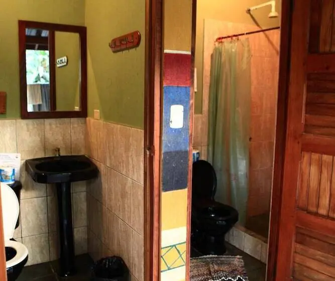 اتاق استاندارد سه تخته با سرویس بهداشتی مشترک, Casa Zen