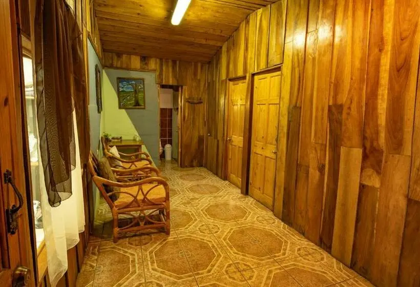 バス共有のスタンダードルーム, Hostel La Suerte
