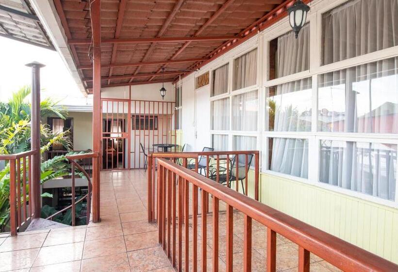 标准三人间, Sura