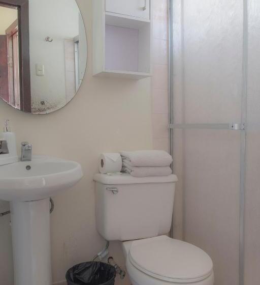 标准三人间, Sura