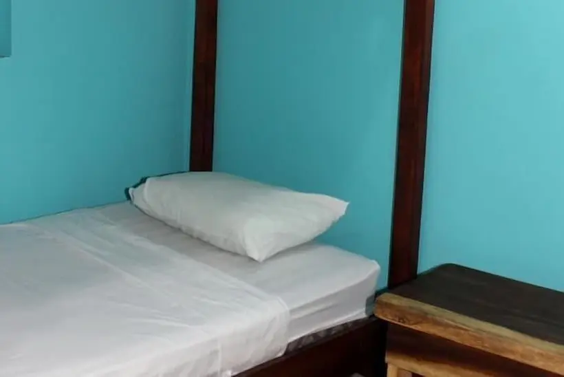 اتاق استاندارد, Coral Reef Surf Hostel And Camp