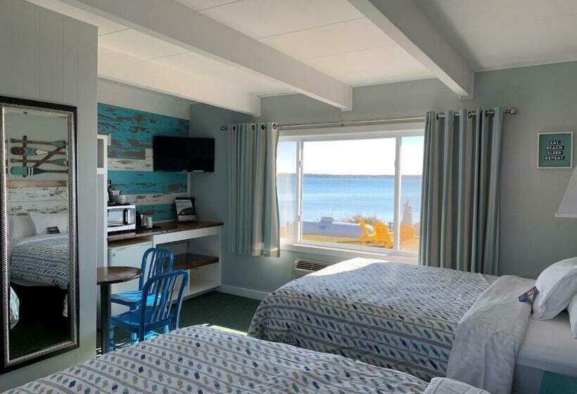 اتاق استاندارد چهار تخته, Beachfront Inn