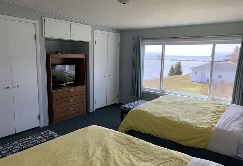 レイクビュースタンダードルーム, Beachfront Inn