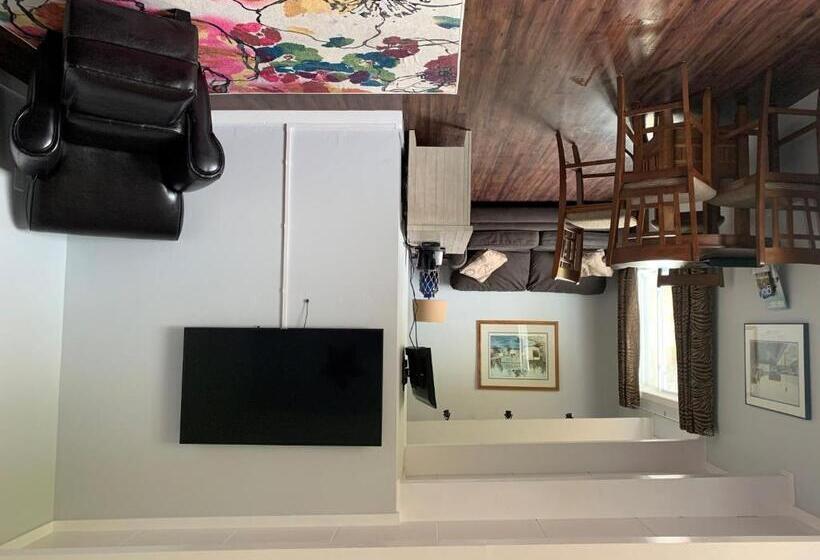 ファミリールーム, Beachfront Inn