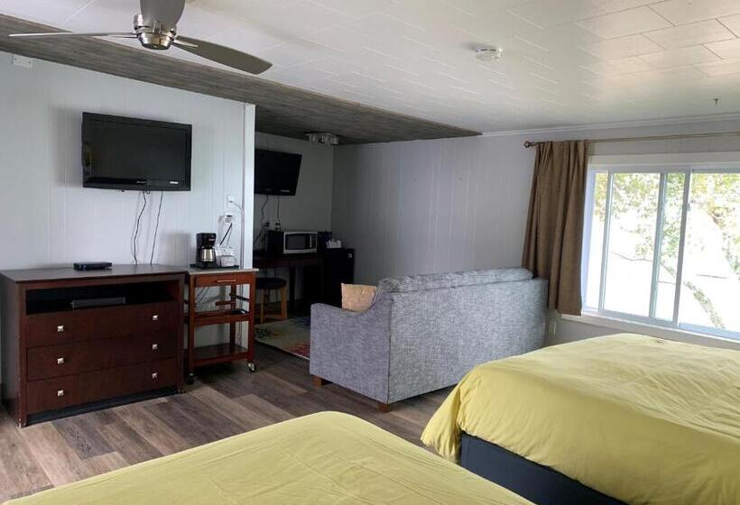 Полулюкс, Beachfront Inn