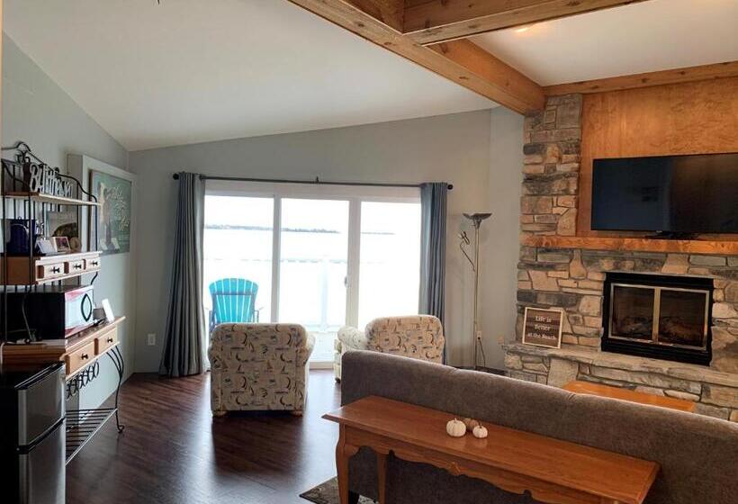 Люкс Deluxe Кровать Кинг, Beachfront Inn