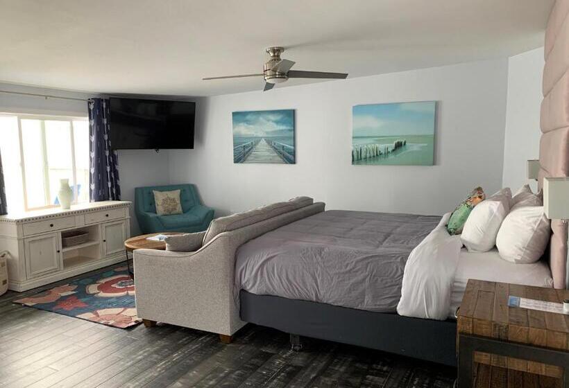 デラックススタジオ, Beachfront Inn