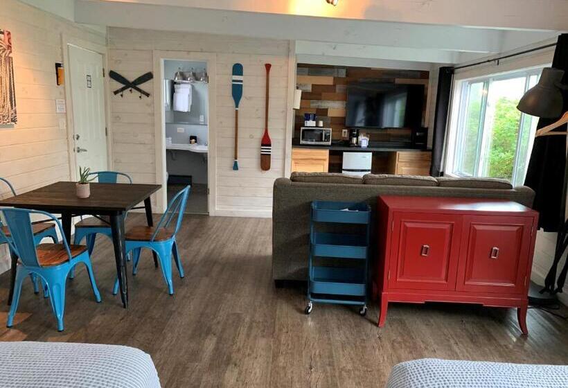 Семейный Номер, Beachfront Inn