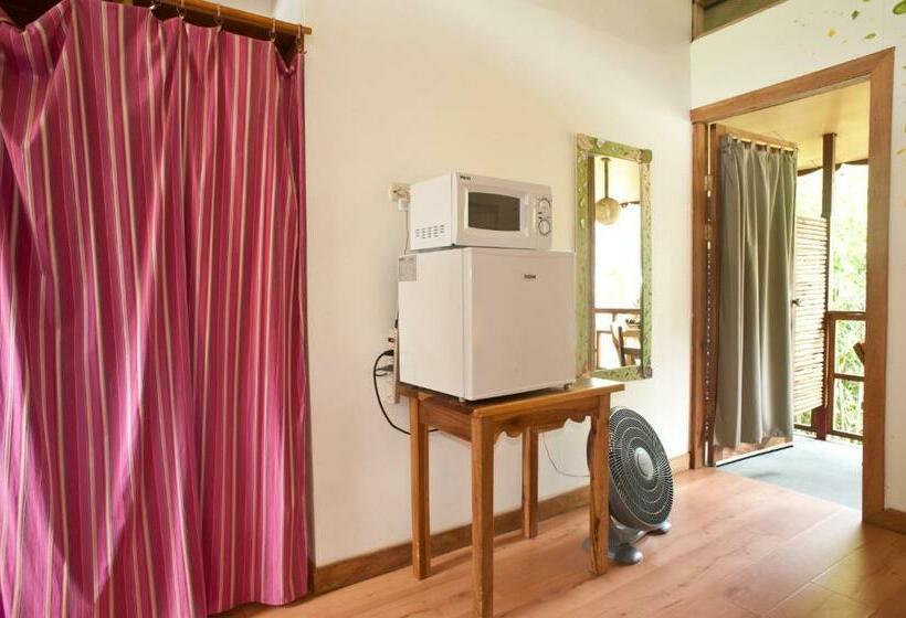 חדר דחוקס עם מיטת קינג, Blue Conga