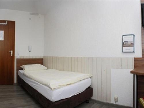 스탠다드 싱글 룸, Fassbender