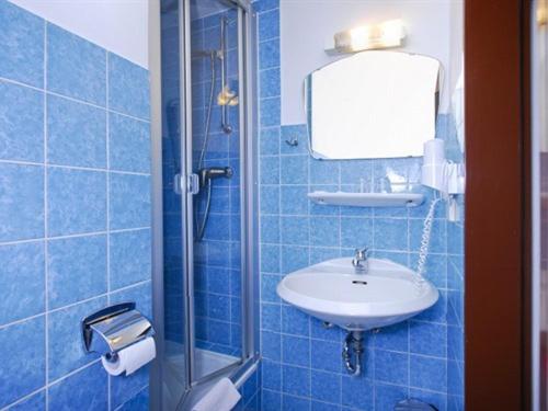 스탠다드 룸, Fassbender