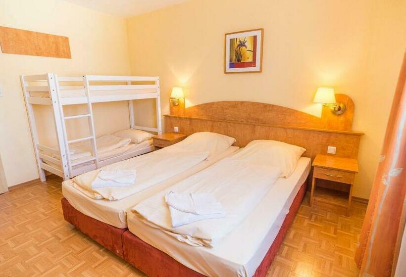 Quarto Triplo Estandar, Gasthof Rose