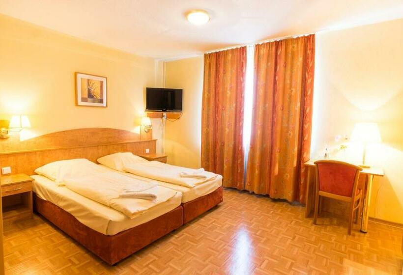 Quarto Economy, Gasthof Rose