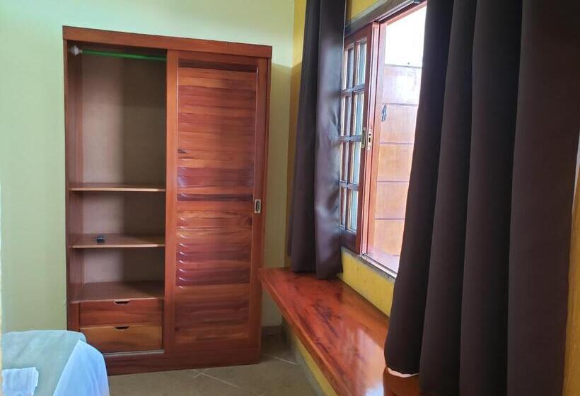 4인용 스탠다드 룸, Hospedaria Vitória Mar