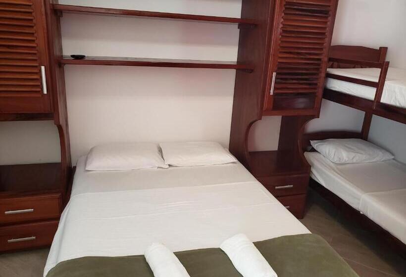 4인용 스탠다드 룸, Hospedaria Vitória Mar