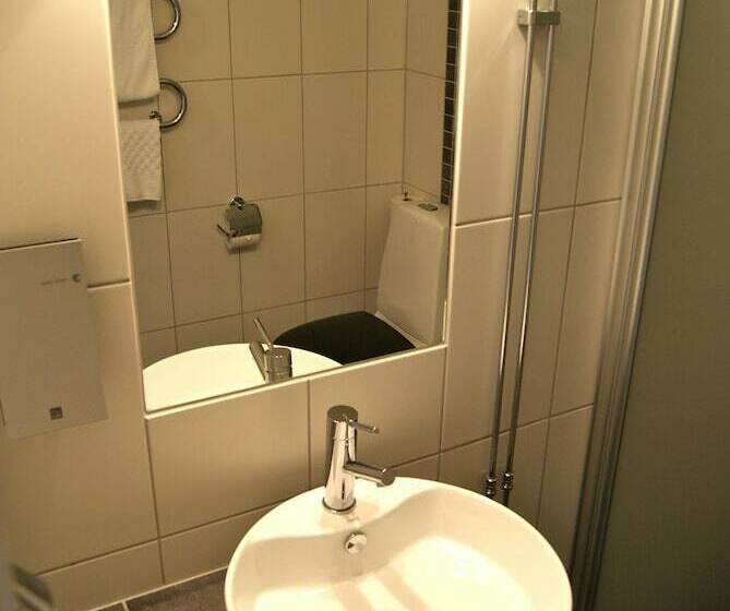 标准间, L Villa Långbers