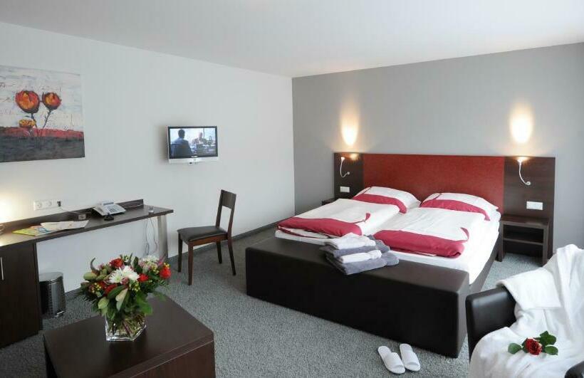 Четырехместный Номер Стандарт, Landhotel Gasthof Krone