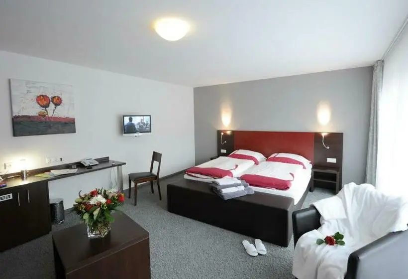 Standard Kolmen Hengen Huone, Landhotel Gasthof Krone