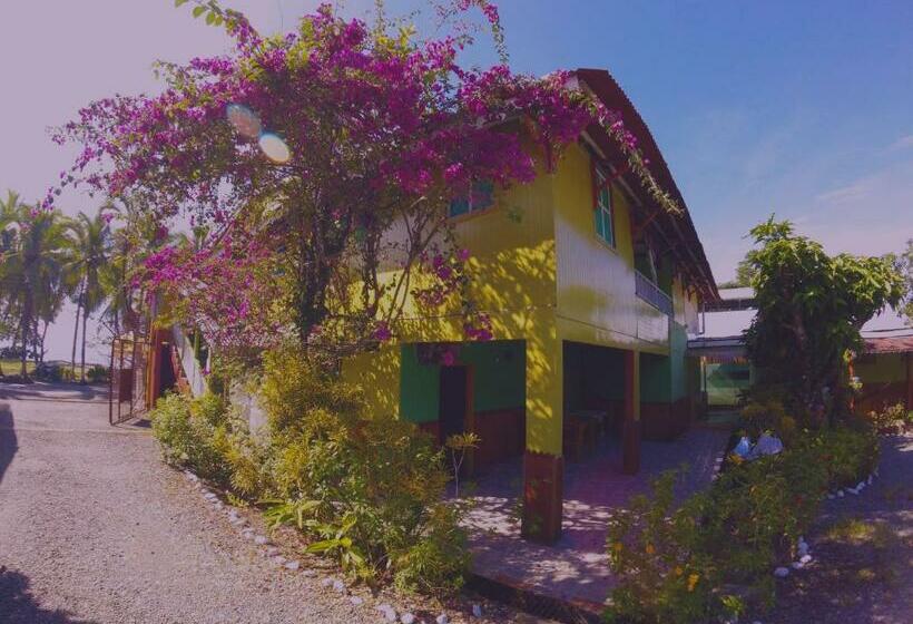 スタンダードトリプルルーム, Maritza