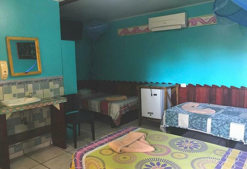 スタンダードトリプルルーム, Maritza