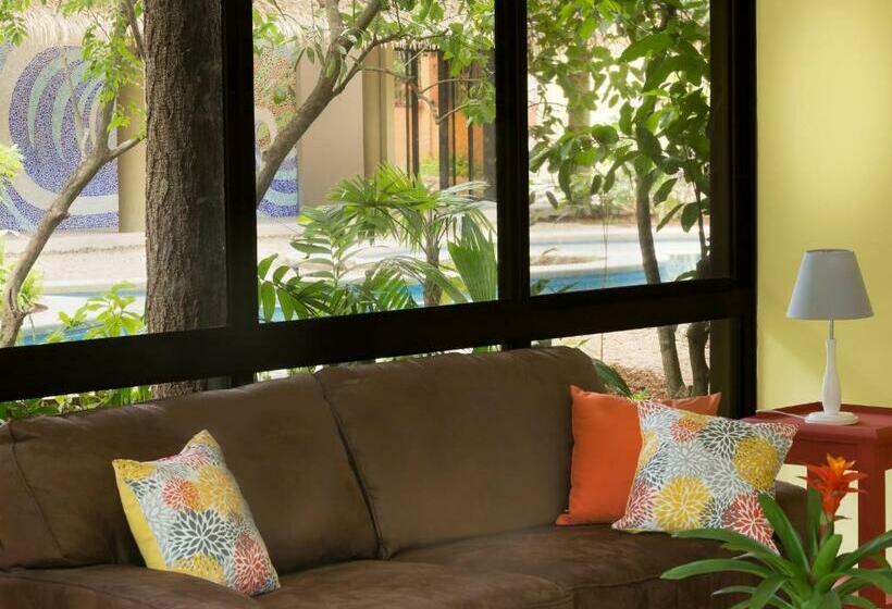 جناح ديلوكس, Olas Verdes