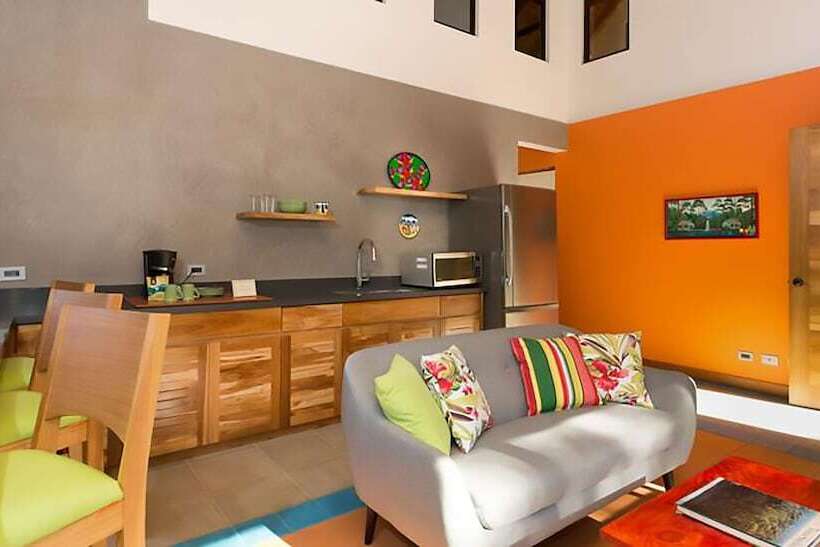 جناح ديلوكس, Olas Verdes