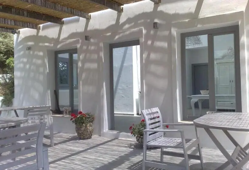 Villa 1 Makuuhuone Merinäkymä, Olivemare