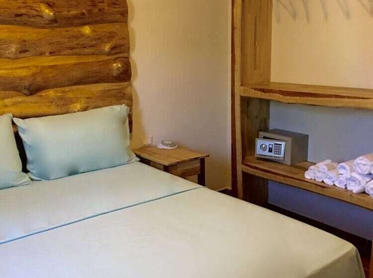 Quarto Economy, Ten North Tamarindo Beach