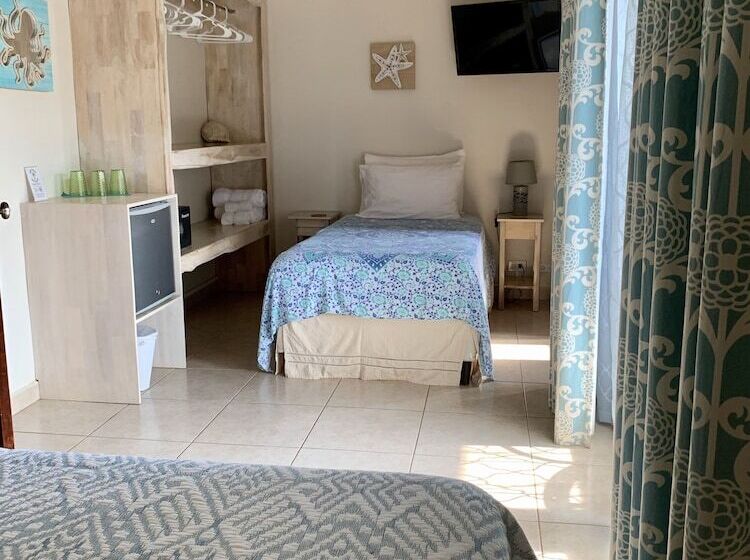 スタンダードトリプルルーム, Ten North Tamarindo Beach