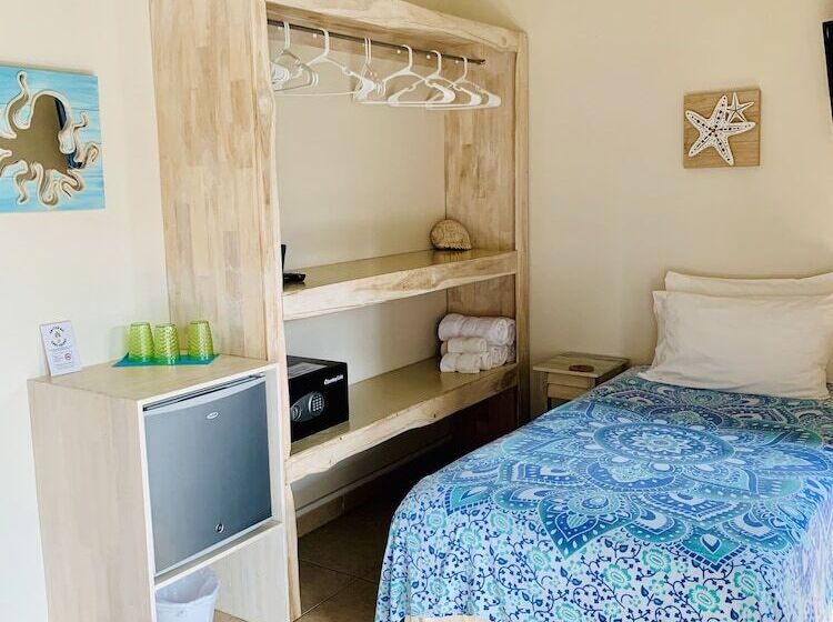 スタンダードトリプルルーム, Ten North Tamarindo Beach