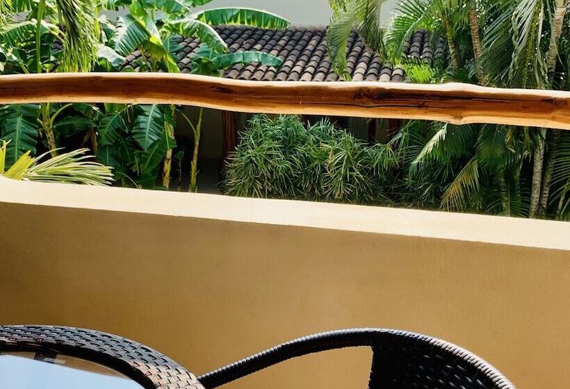 スタンダードトリプルルーム, Ten North Tamarindo Beach