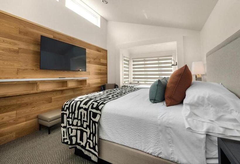 חדר קלאסי לשלושה, The Waves