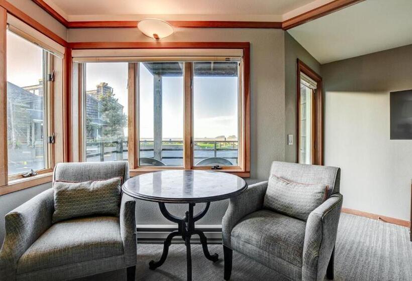 סטודיו סטנדרטי נוף לים, The Waves