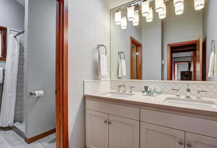 סוויטה נוף לים, The Waves