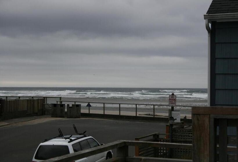 סטודיו סטנדרט עם מרפסת, The Waves