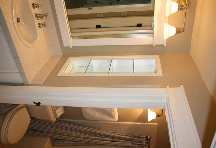 סוויטה נוף לים, The Waves