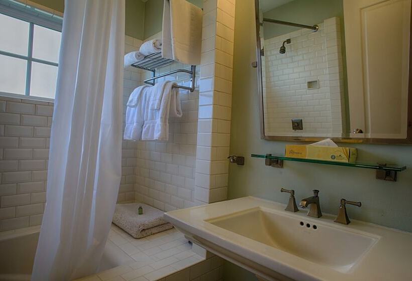 סוויטה נוף לים, The Waves