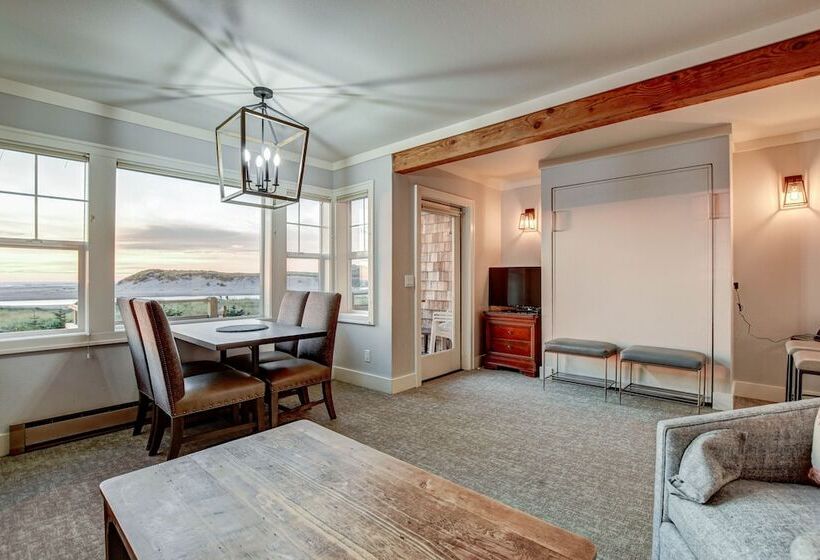 סוויטה נוף לים, The Waves