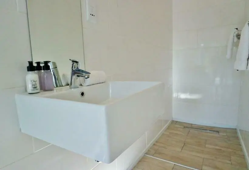 Standard-huone, Thelab Robertson